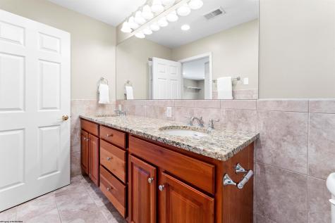 2081 Lakeside Estates Morgantown WV 26508