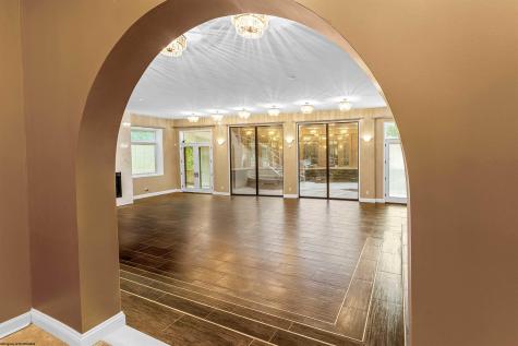 2081 Lakeside Estates Morgantown WV 26508