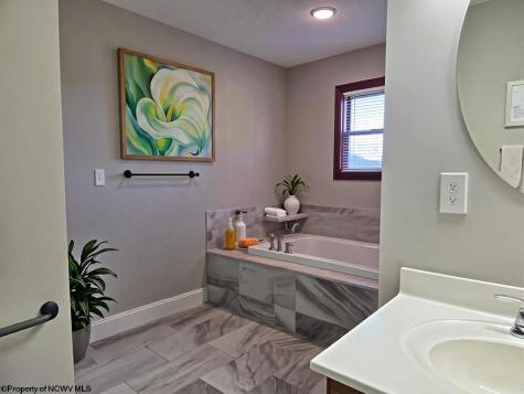 1426 Kingwood Pike Morgantown WV 26508