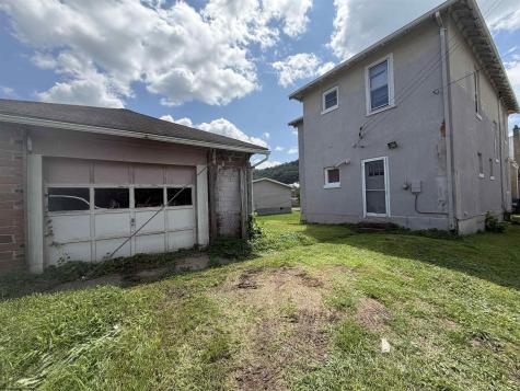 213 E 5th Street Weston WV 26452