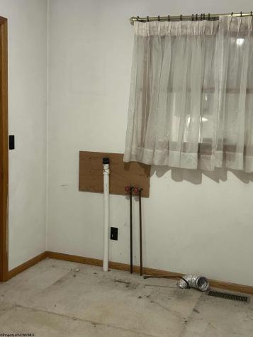 6801 Heaston Ridge Road Rock Cave WV 26234