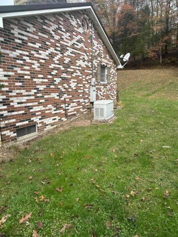 6801 Heaston Ridge Road Rock Cave WV 26234