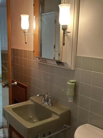 6801 Heaston Ridge Road Rock Cave WV 26234