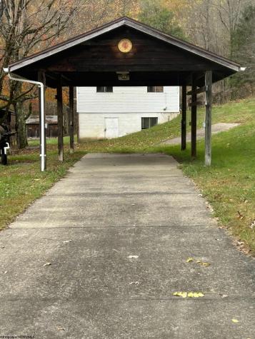 6801 Heaston Ridge Road Rock Cave WV 26234