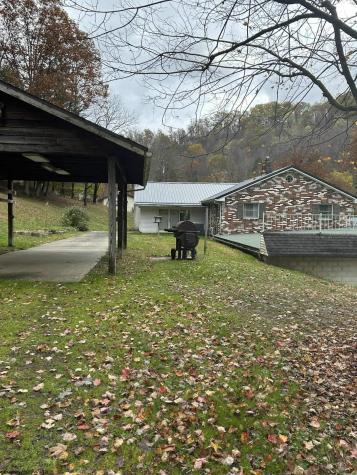 6801 Heaston Ridge Road Rock Cave WV 26234