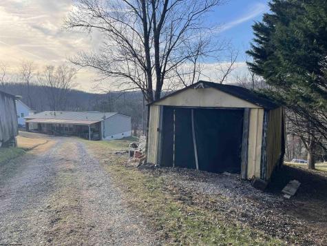 505 Kanawha Street Gassaway WV 26624