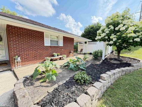 205 Paula Boulevard Clarksburg WV 26301