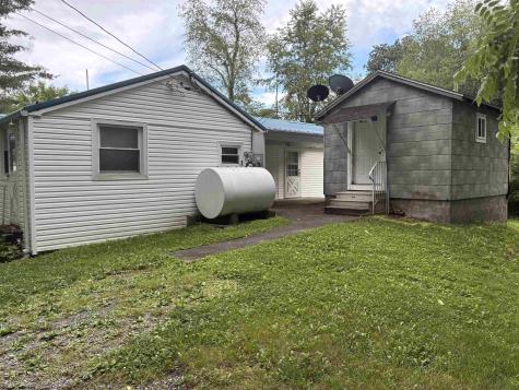 2906 Gladesville Road Independence WV 26374