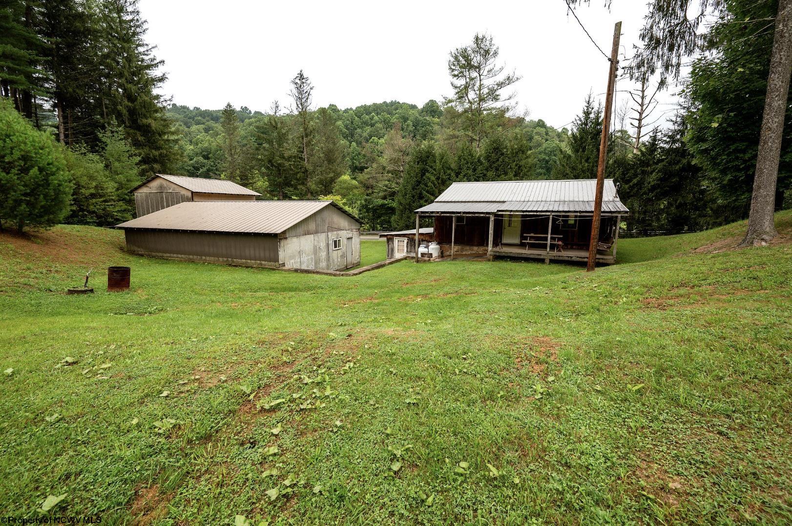 7816 Husky Highway Mannington WV 26582