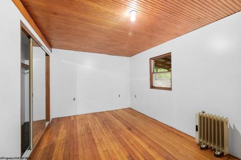 7816 Husky Highway Mannington WV 26582