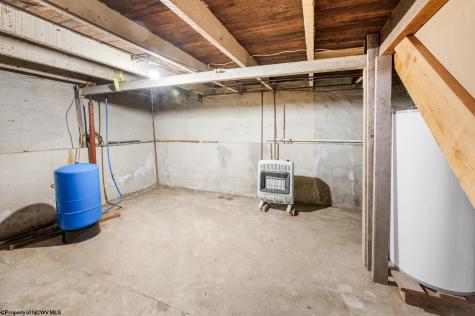 7816 Husky Highway Mannington WV 26582