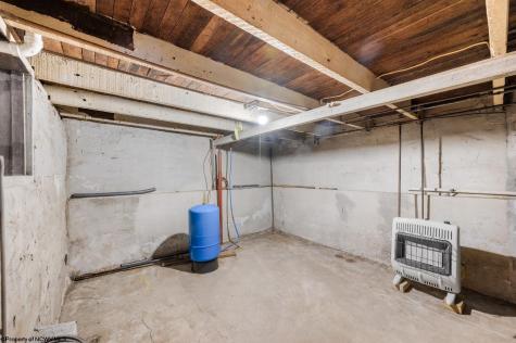 7816 Husky Highway Mannington WV 26582