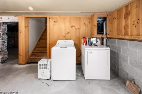 7816 Husky Highway Mannington WV 26582