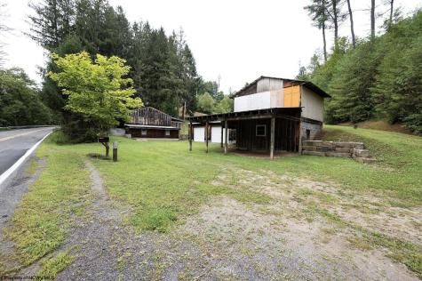 7816 Husky Highway Mannington WV 26582