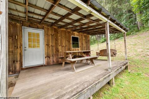 7816 Husky Highway Mannington WV 26582