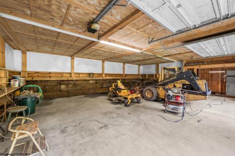 7816 Husky Highway Mannington WV 26582