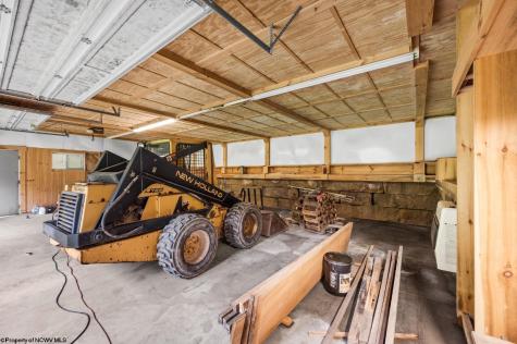 7816 Husky Highway Mannington WV 26582
