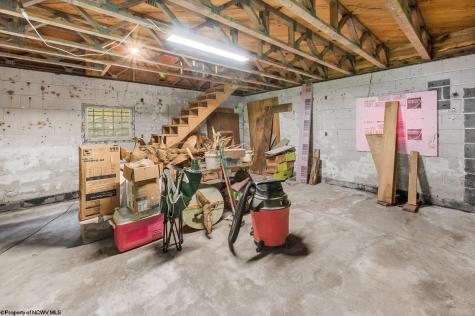 7816 Husky Highway Mannington WV 26582