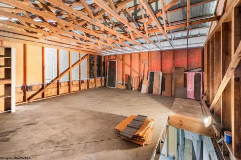 7816 Husky Highway Mannington WV 26582