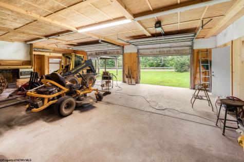 7816 Husky Highway Mannington WV 26582