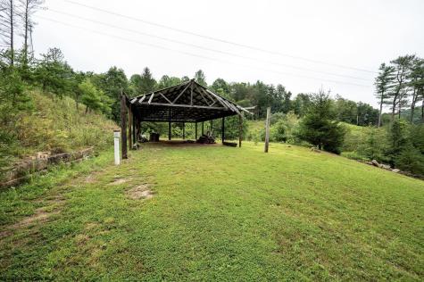 7816 Husky Highway Mannington WV 26582