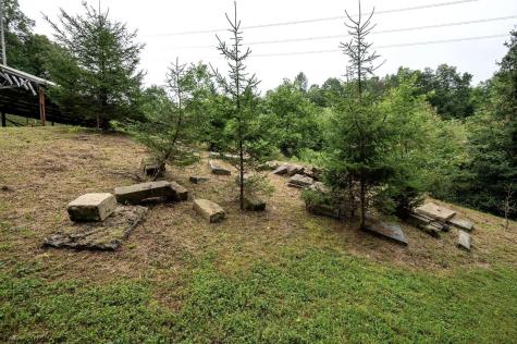 7816 Husky Highway Mannington WV 26582