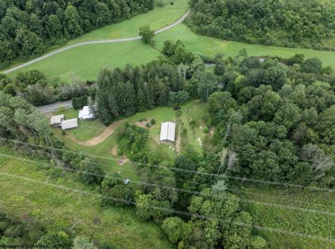 7816 Husky Highway Mannington WV 26582