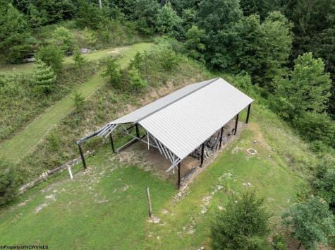 7816 Husky Highway Mannington WV 26582