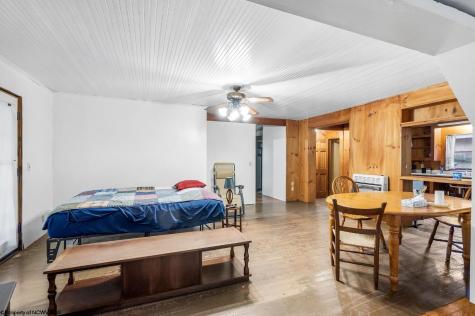 7816 Husky Highway Mannington WV 26582