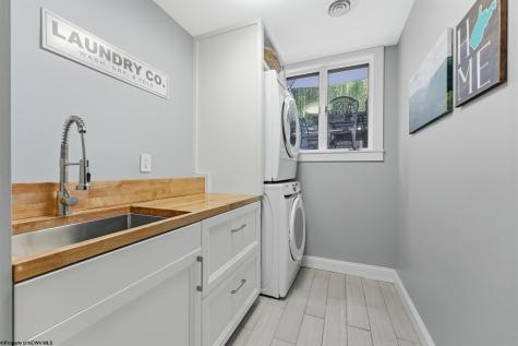 606 Poplar Woods Drive Morgantown WV 26505