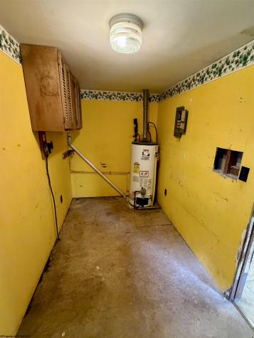 128 Valley Street Salem WV 26426