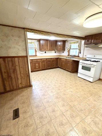 128 Valley Street Salem WV 26426