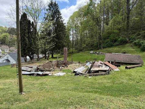 128 Valley Street Salem WV 26426