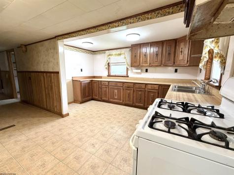 128 Valley Street Salem WV 26426