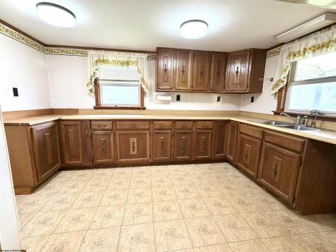 128 Valley Street Salem WV 26426