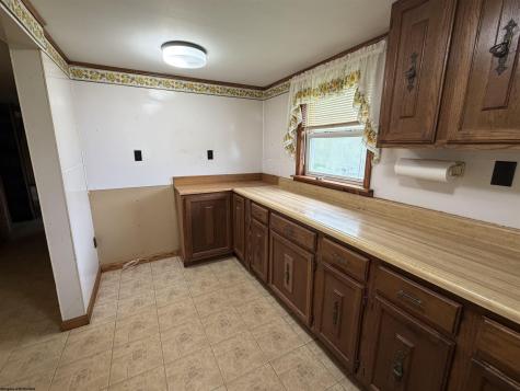 128 Valley Street Salem WV 26426
