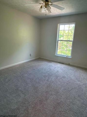 1002 Sherwood Circle Bridgeport WV 26330