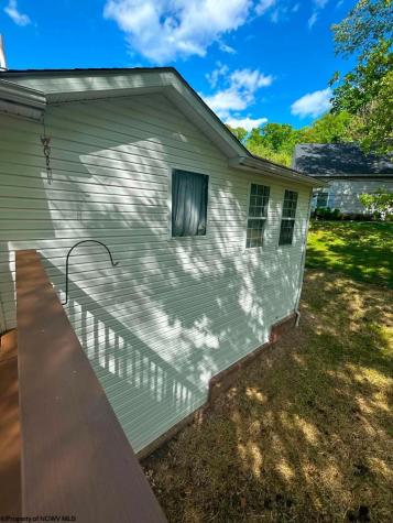 1002 Sherwood Circle Bridgeport WV 26330