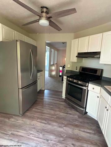 1002 Sherwood Circle Bridgeport WV 26330