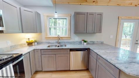 80 Beebalm Court Terra Alta WV 26764-3114