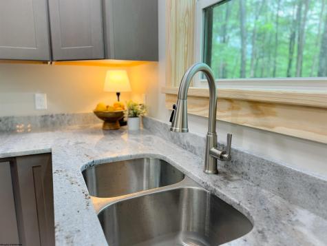 80 Beebalm Court Terra Alta WV 26764-3114