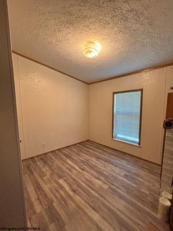 142 Mountain View Lane Philippi WV 26416