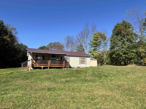 142 Mountain View Lane Philippi WV 26416