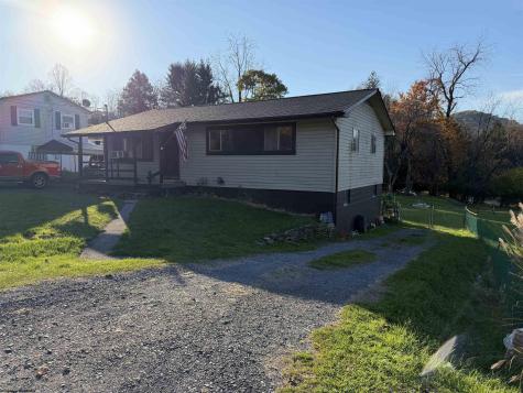 318 Long Street Parsons WV 26287