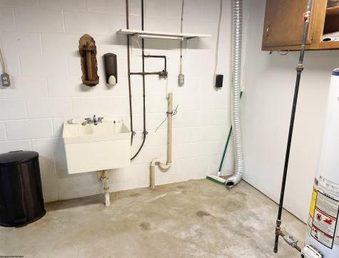 1914 Lake Floyd Circle Salem WV 26426