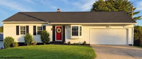1614 Crestmont Circle Fairmont WV 26554
