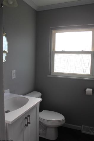 1614 Crestmont Circle Fairmont WV 26554