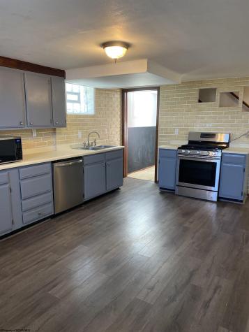 1614 Crestmont Circle Fairmont WV 26554