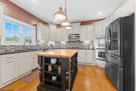 411 N Harwich Circle Morgantown WV 26501-08