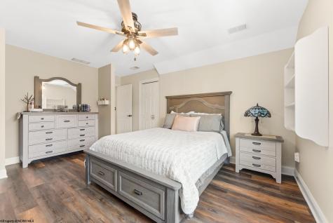 411 N Harwich Circle Morgantown WV 26501-08